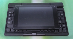 キーボードと7型タブレットの大きさの比較